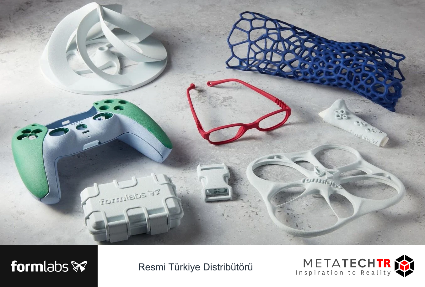 Farklı şekil ve renklerde Formlabs SLS tanıtım parçaları